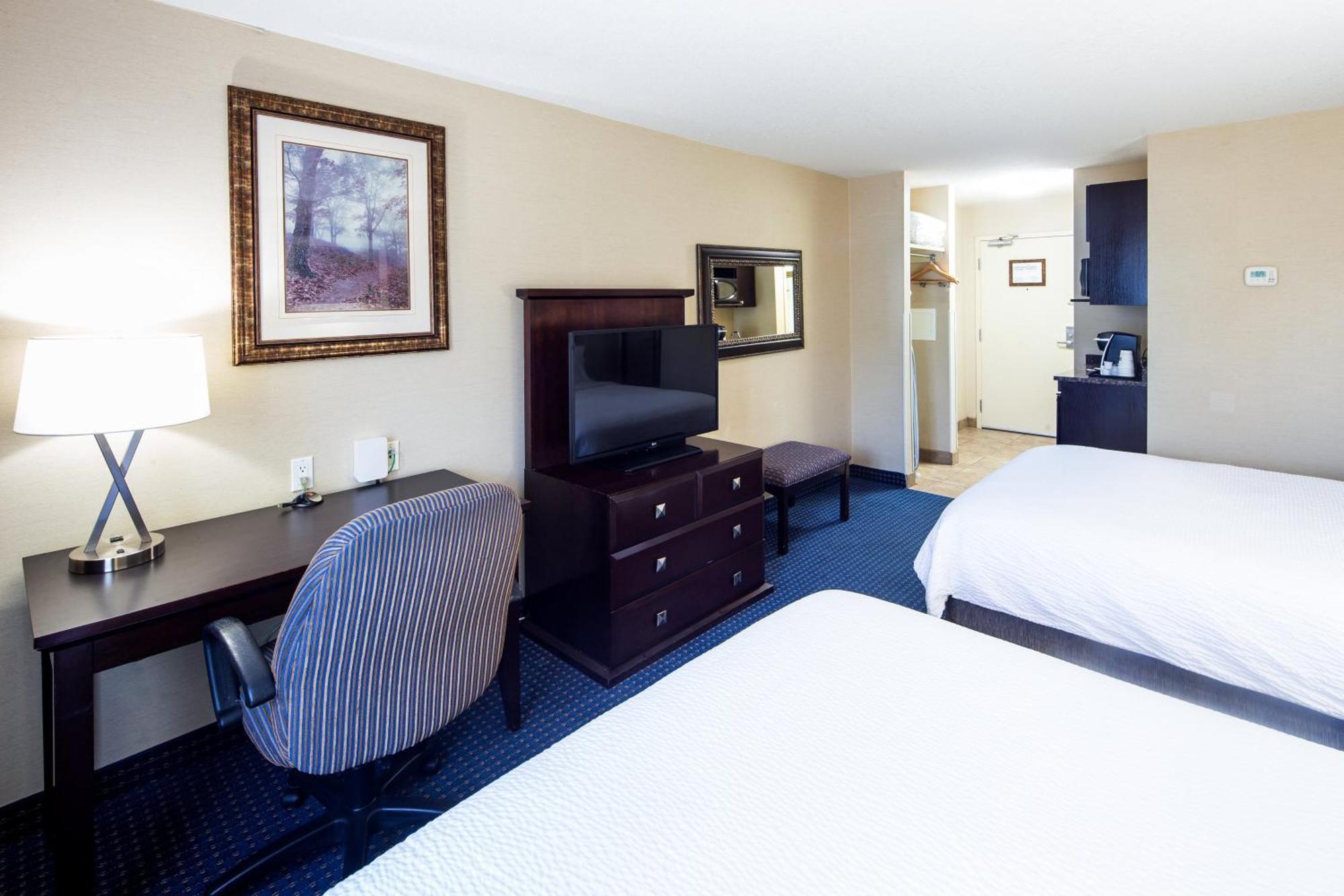 Holiday Inn Express Hotel & Suites Edson By Ihg Ngoại thất bức ảnh