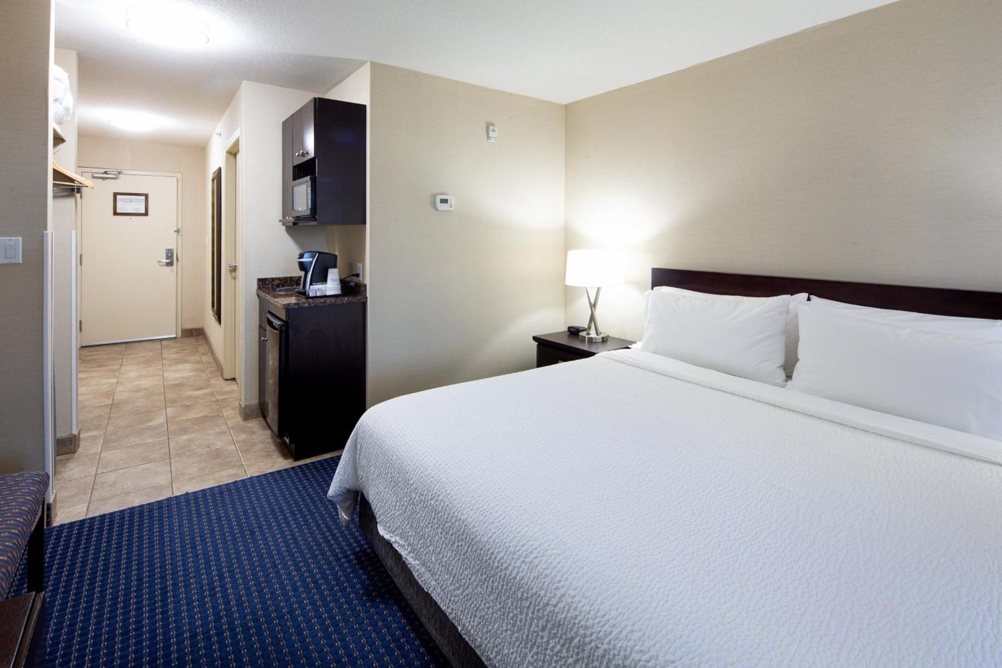 Holiday Inn Express Hotel & Suites Edson By Ihg Ngoại thất bức ảnh