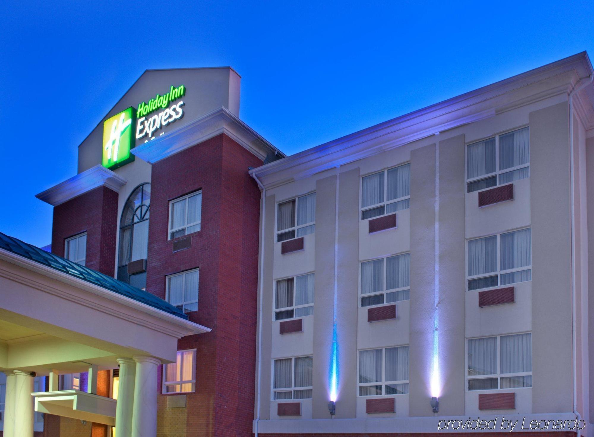Holiday Inn Express Hotel & Suites Edson By Ihg Ngoại thất bức ảnh