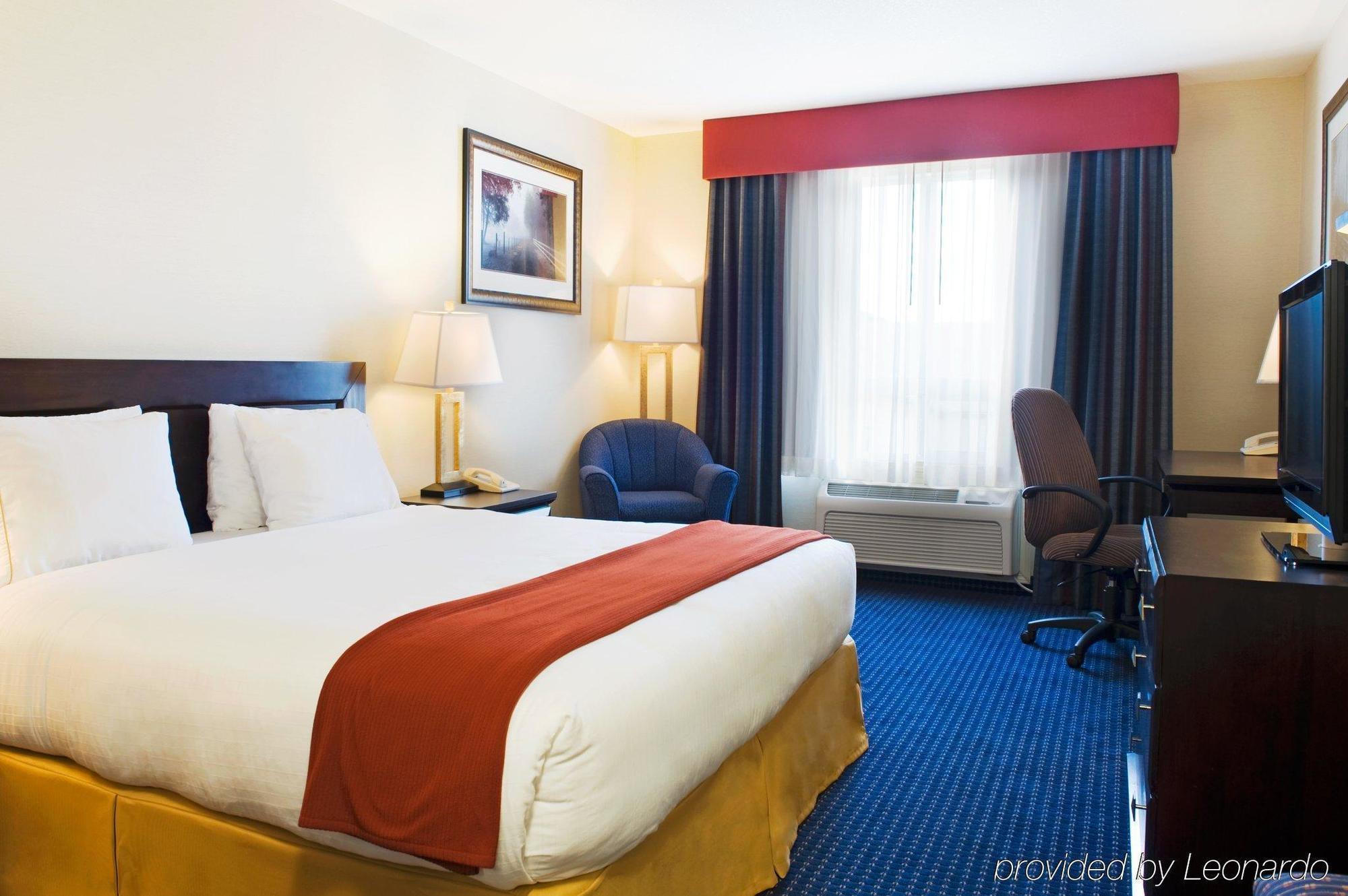Holiday Inn Express Hotel & Suites Edson, An Ihg Hotel Ngoại thất bức ảnh