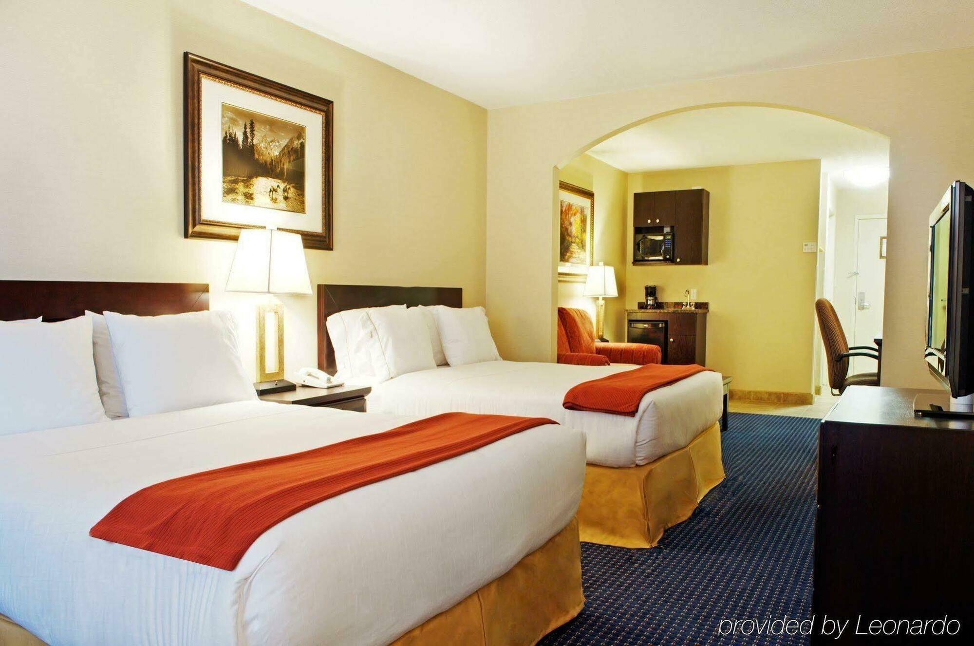 Holiday Inn Express Hotel & Suites Edson By Ihg Ngoại thất bức ảnh