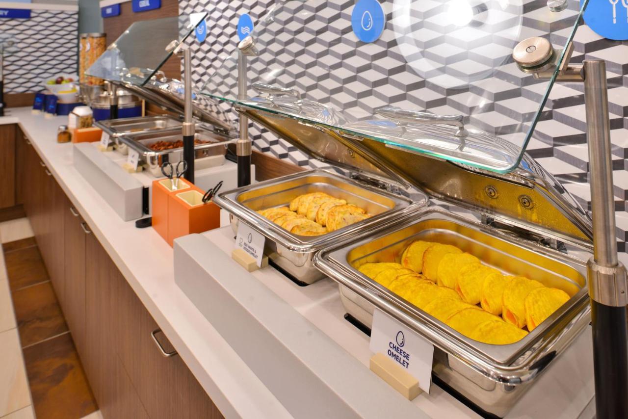 Holiday Inn Express Hotel & Suites Edson By Ihg Ngoại thất bức ảnh