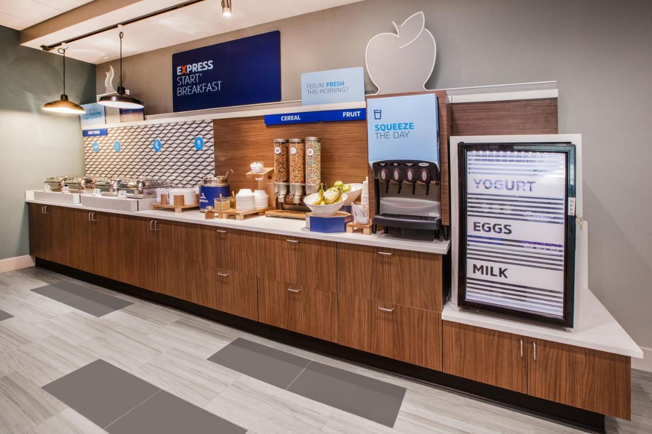 Holiday Inn Express Hotel & Suites Edson By Ihg Ngoại thất bức ảnh